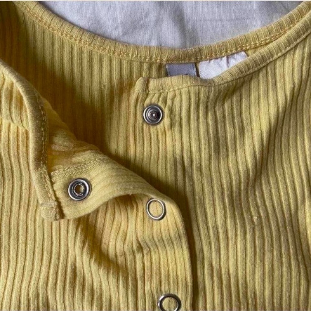 H&M Yellow Ribbed Button-Up Crop Top - Picture 4 of 4